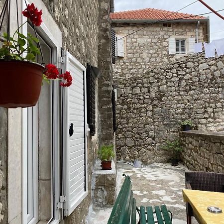 Apartment Njegos بيراتس المظهر الخارجي الصورة