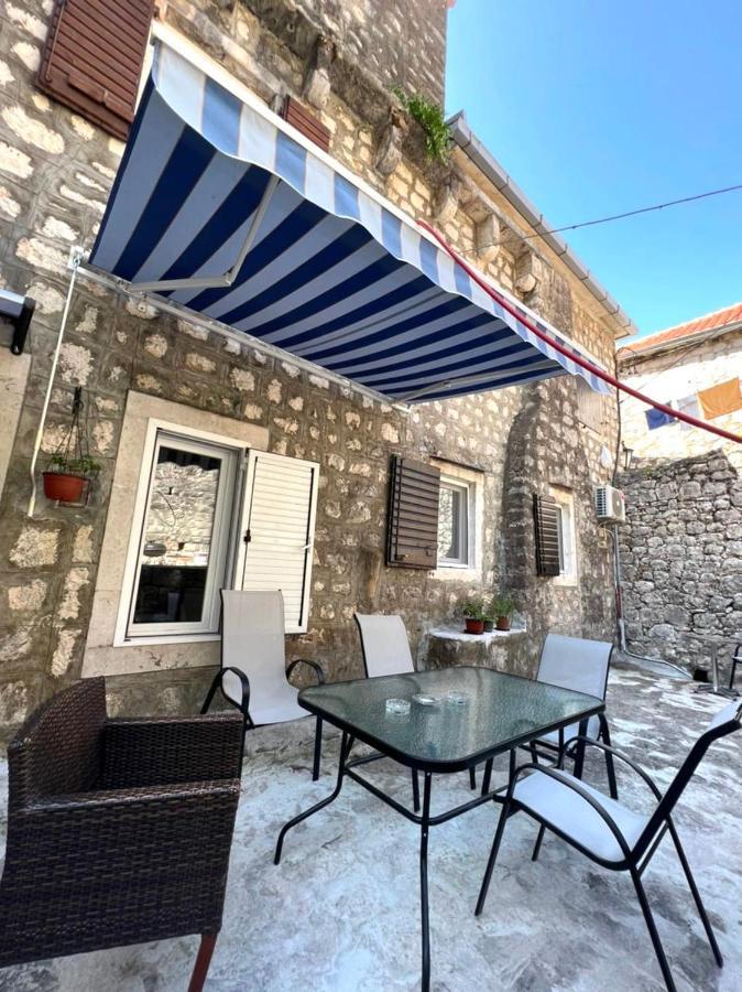 Apartment Njegos بيراتس المظهر الخارجي الصورة