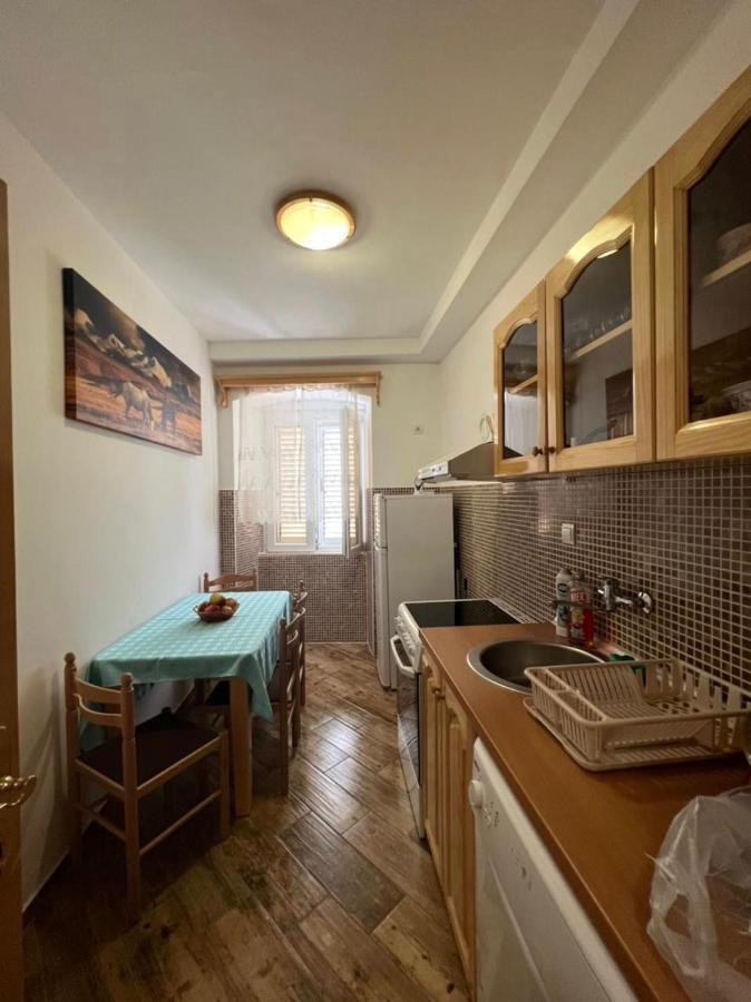Apartment Njegos بيراتس المظهر الخارجي الصورة